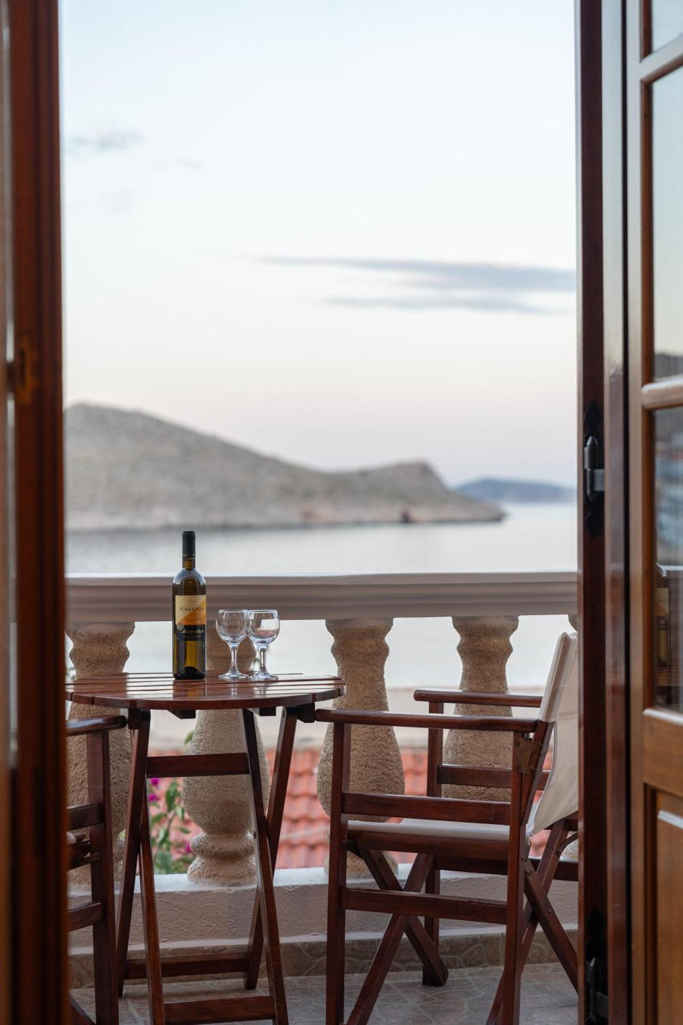 Villa Antonis Chalki Town Luaran gambar