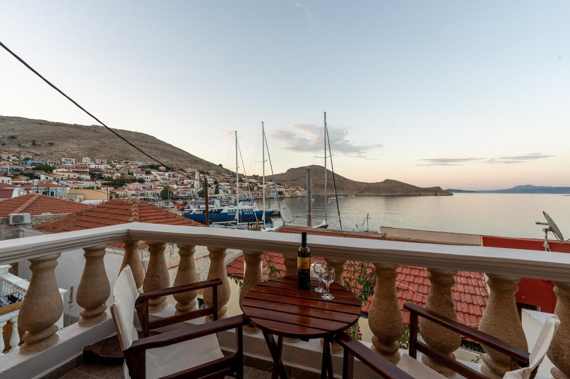 Villa Antonis Chalki Town Luaran gambar